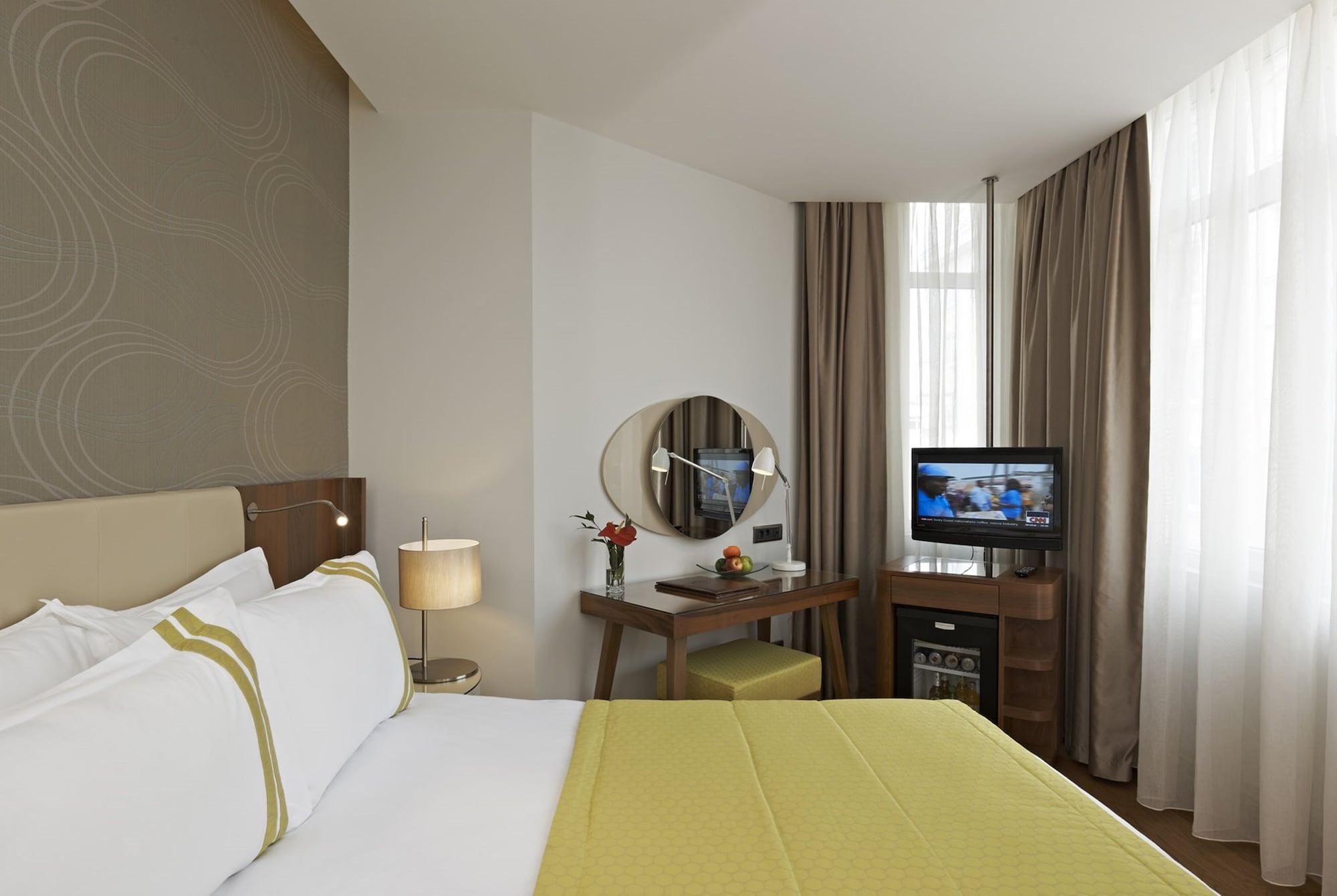 Four Points Flex By Sheraton Istanbul Taksim Square Extérieur photo