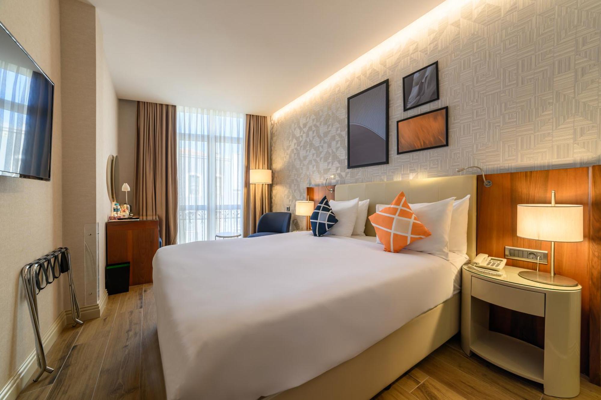 Four Points Flex By Sheraton Istanbul Taksim Square Extérieur photo