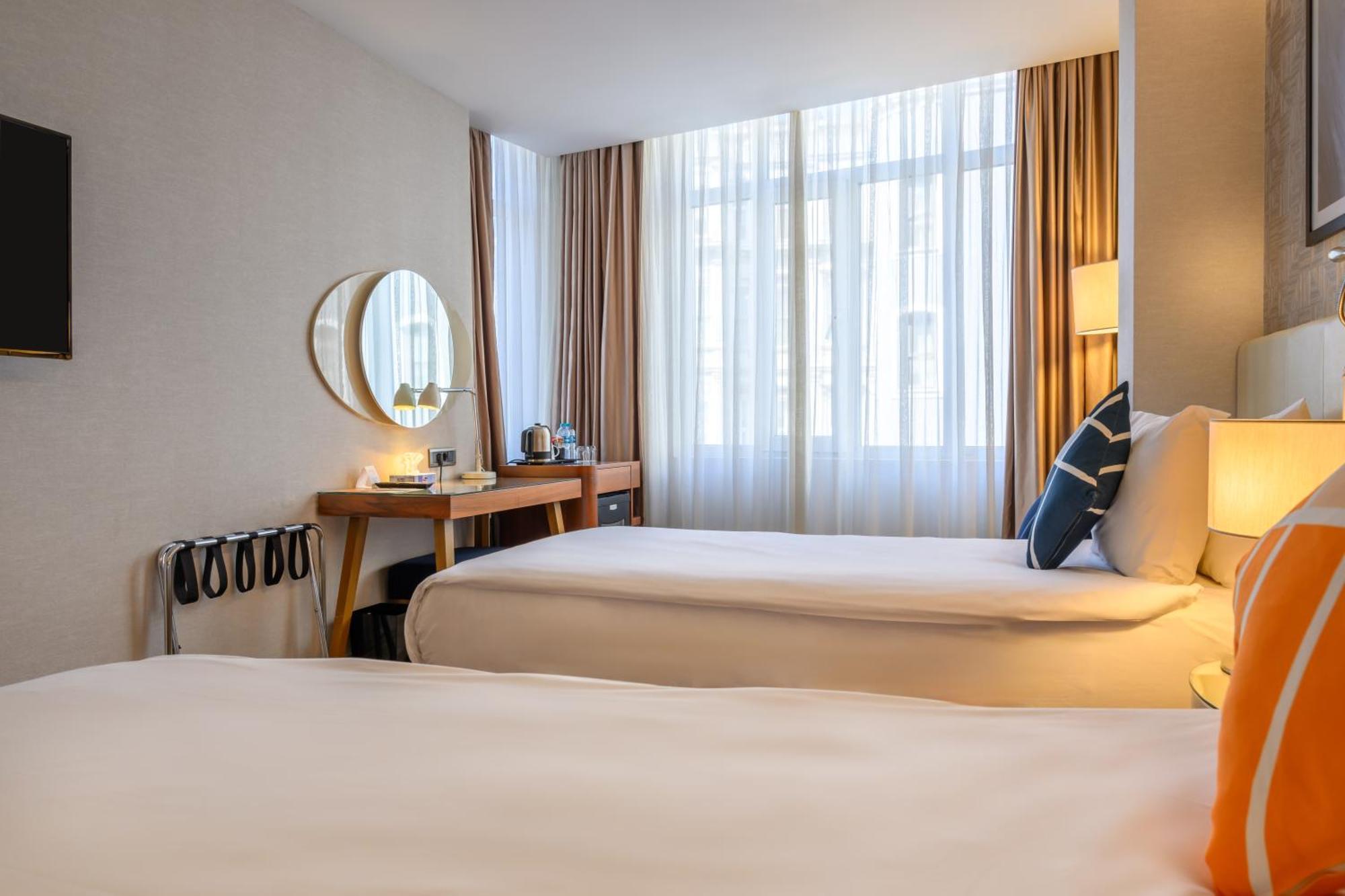 Four Points Flex By Sheraton Istanbul Taksim Square Extérieur photo