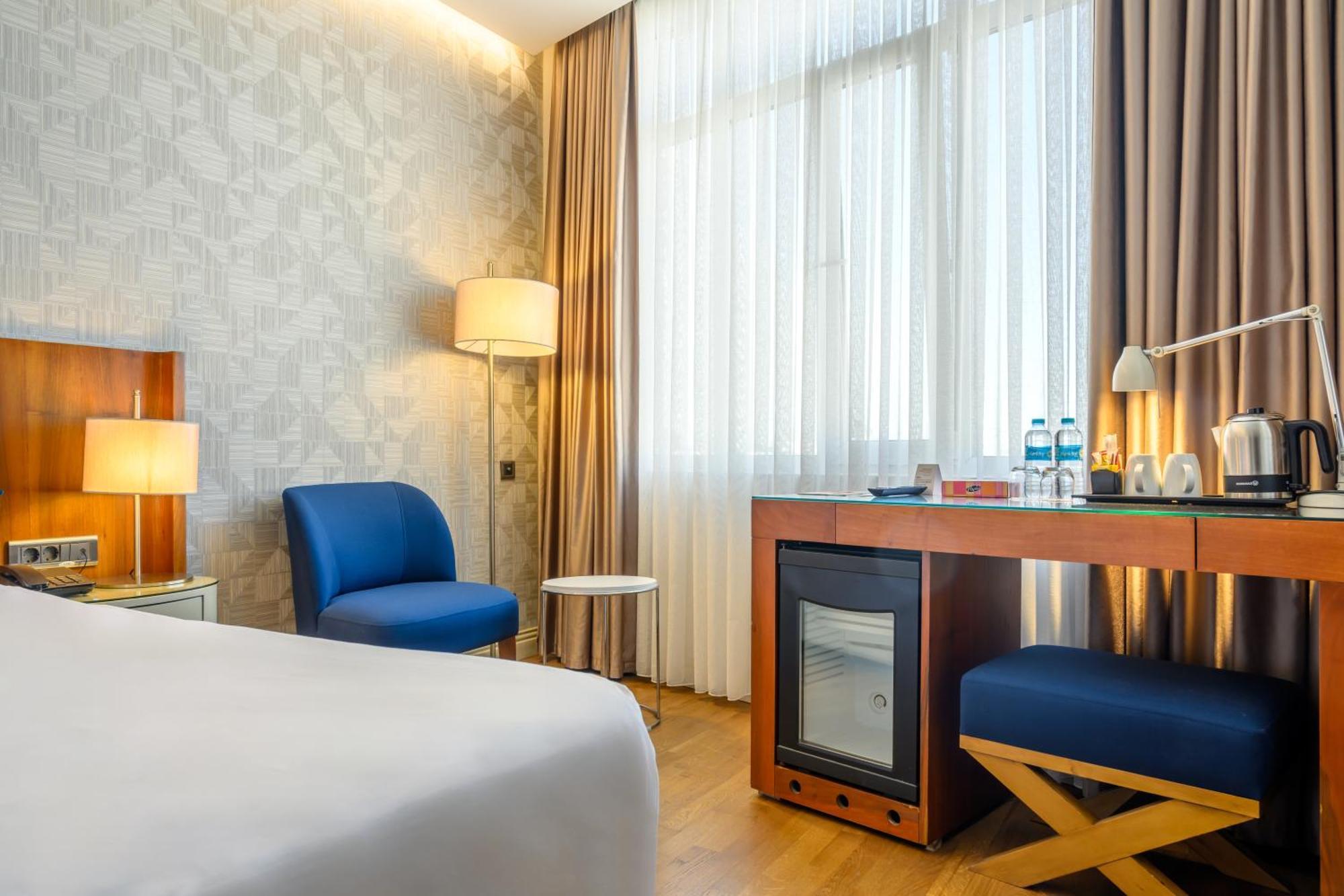 Four Points Flex By Sheraton Istanbul Taksim Square Extérieur photo