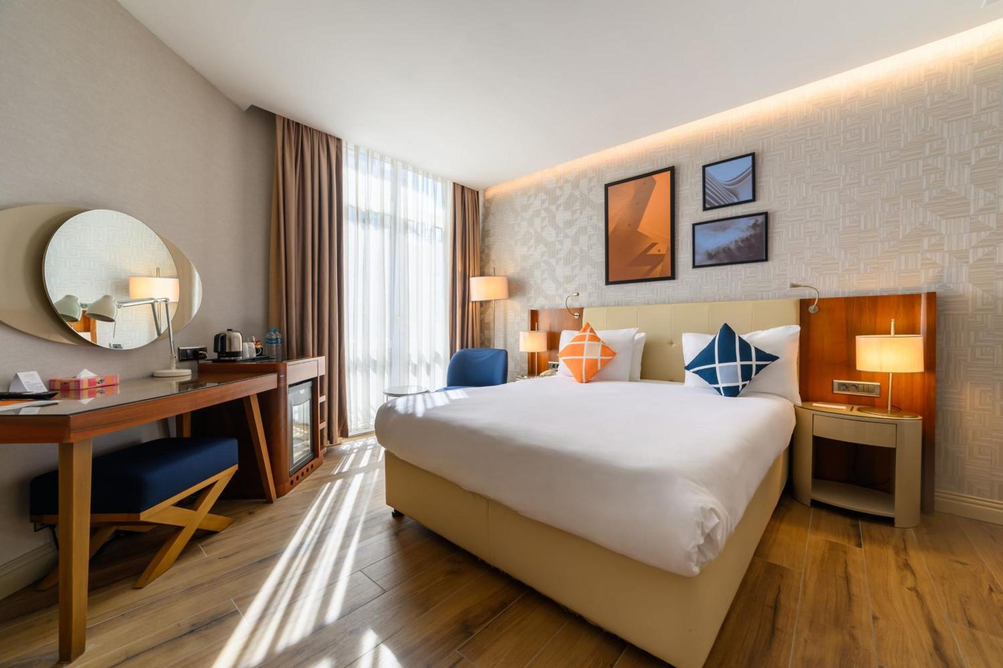 Four Points Flex By Sheraton Istanbul Taksim Square Extérieur photo