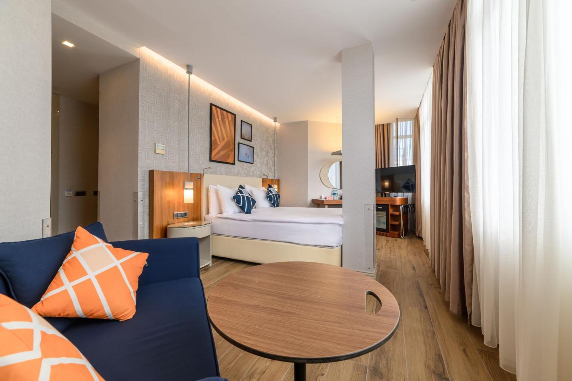 Four Points Flex By Sheraton Istanbul Taksim Square Extérieur photo