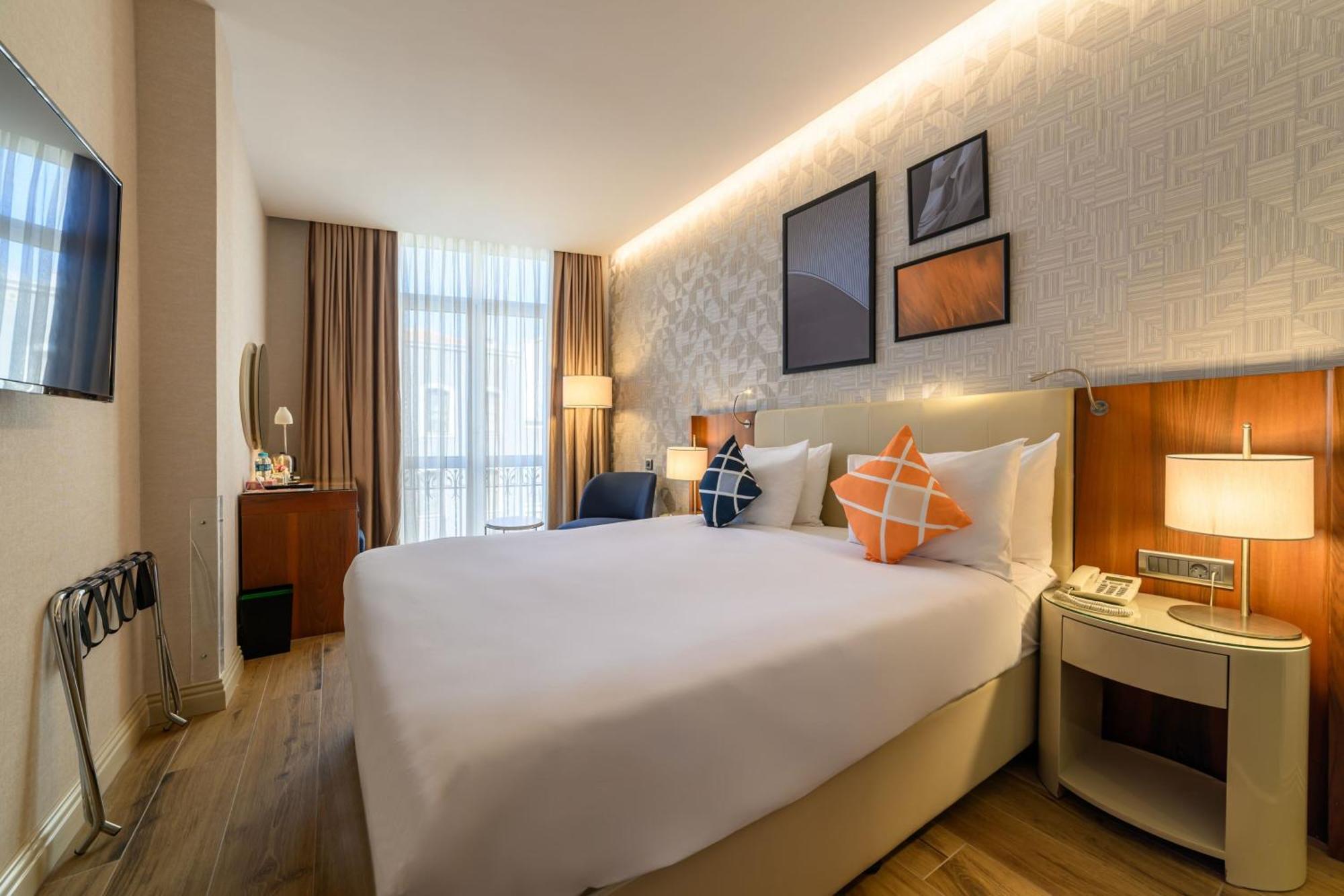 Four Points Flex By Sheraton Istanbul Taksim Square Extérieur photo